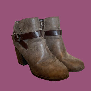 Soda. Women’s Brown Heeled Boots